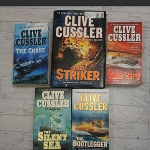 Clive Cussler Lot of 5 Paperback NovelsThe chase, silent‎ sky, the spy 1 …